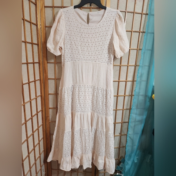Making Moves Cream White Eyelet TIERED Midi Dress FLOWING FLAIR Skirt Large - Picture 1 of 8